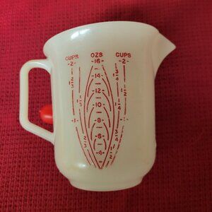 Vintage Tupperware Two Cup Measuring Pitcher